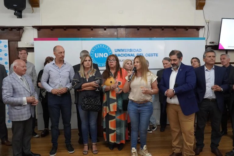 KARINA MENÉNDEZ PARTICIPÓ DEL BRINDIS DE CIERRE DE CICLO DE LA UNO