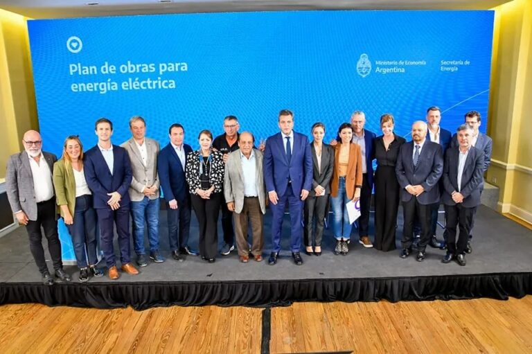 PTE. PERÓN: BLANCA CANTERO FIRMÓ CONVENIO Y PARTICIPÓ DE LA PRESENTACIÓN DEL MINISTRO SERGIO MASSA SOBRE EL PLAN DE OBRAS DE ENERGÍA ELÉCTRICA