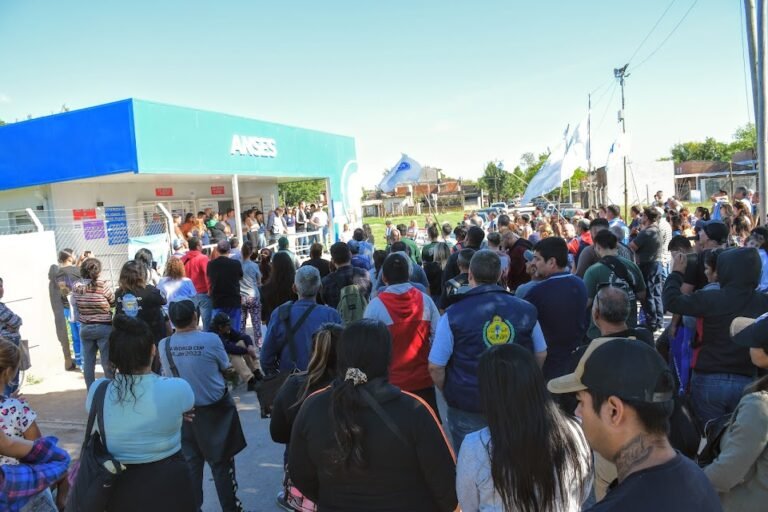 PROTESTA EN LOS MUNICIPIOS POR DESPIDOS EN EL SECTOR PÚBLICO