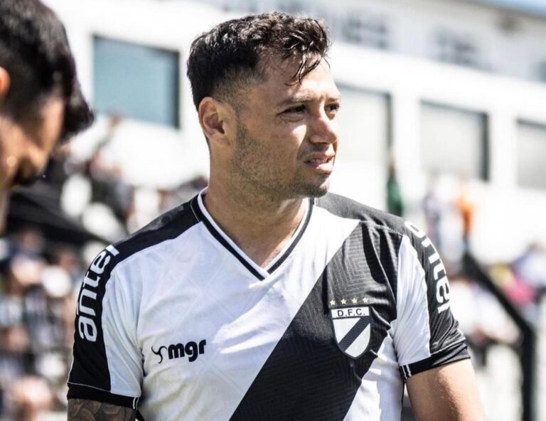 MAURO ZÁRATE VUELVE AL FÚTBOL ARGENTINO