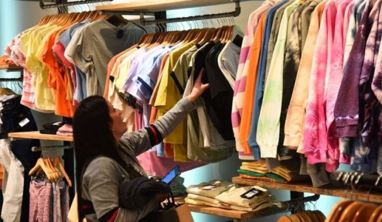 CAYERON LAS VENTAS MINORISTAS EN MARZO