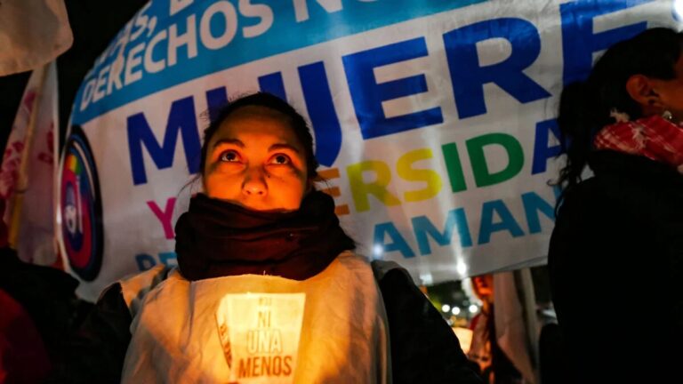 CONTINÚAN LOS DESPIDOS EN EL GOBIERNO