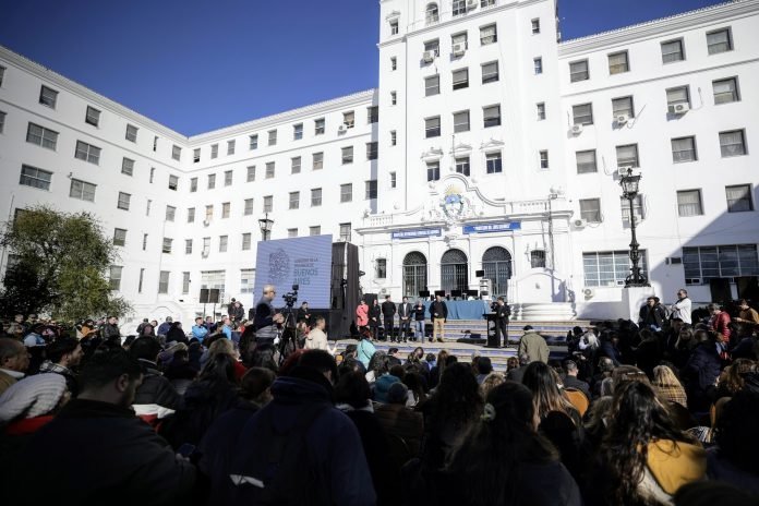 HOSPITAL GÜEMES: KICILLOF Y LUCAS GHI INAUGURARON INSTALACIONES