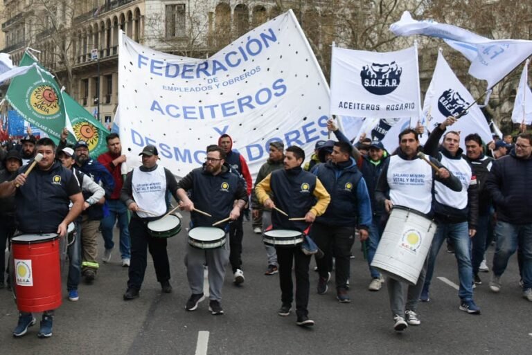 ACEITEROS REALIZAN UN PARO INDETERMINADO