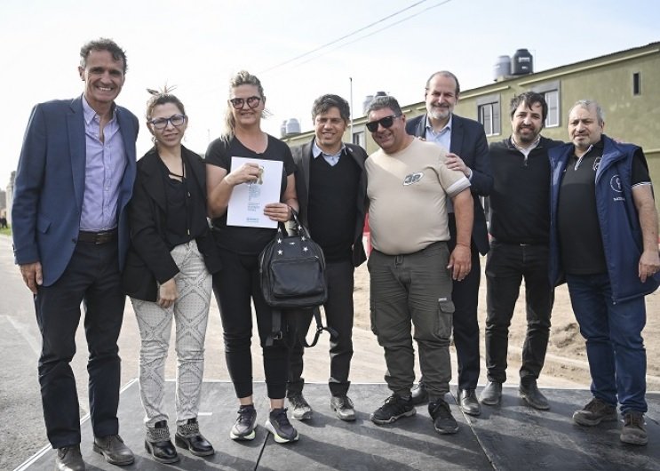 KICILLOF ENTREGÓ VIVIENDAS EN BAHÍA BLANCA