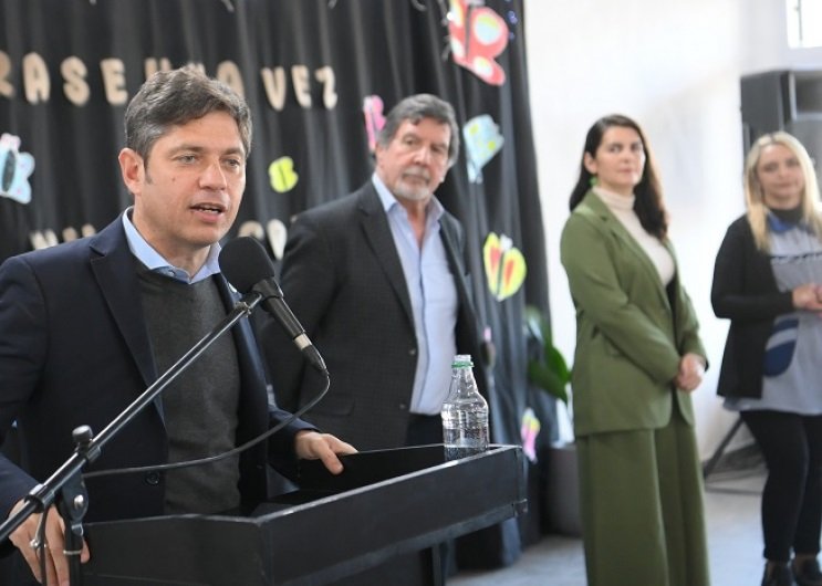 KICILLOF VISITÓ MORENO PARA INAUGURAR UN JARDÍN