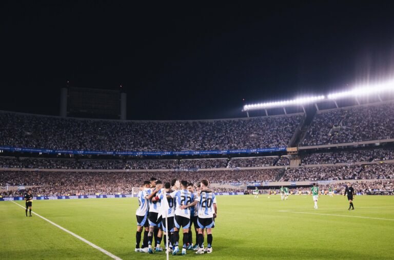 ELIMINATORIAS SUDAMERICANAS: ARGENTINA VENCIÓ 6-0 A BOLIVIA