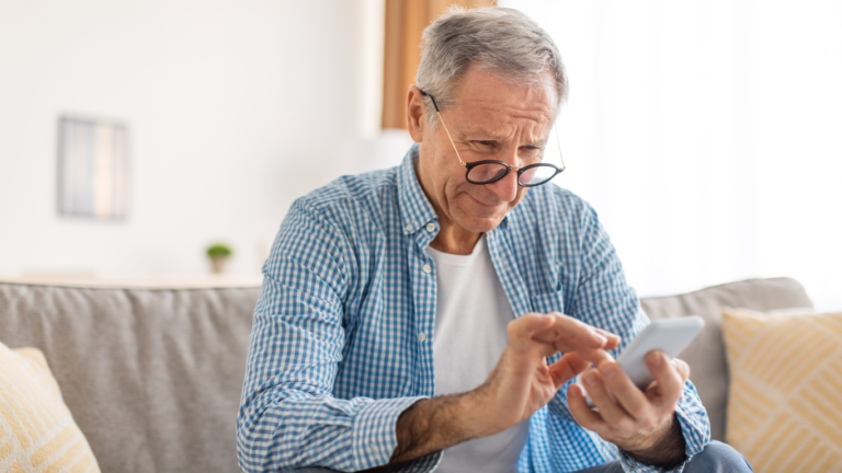 NUEVOS CURSOS DE ALFABETIZACIÓN DIGITAL PARA ADULTOS MAYORES