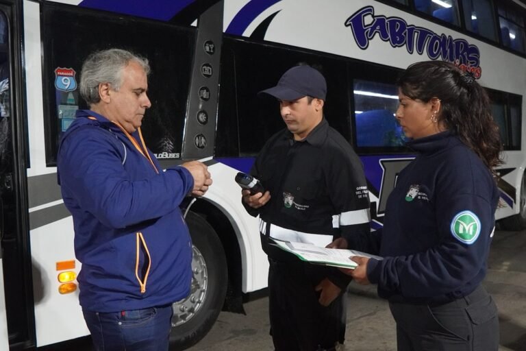 CONTROLES DE ALCHOLEMIA A MICROS DE VIAJES ESTUDIANTILES EN MERLO