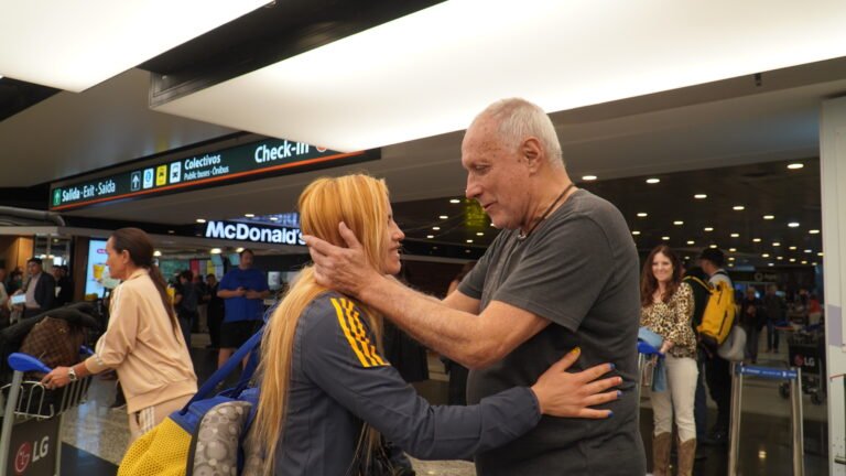 GRAN RECIBIMIENTO DE MERLO PARA LA BOXEADORA CHUCKY ALANIZ