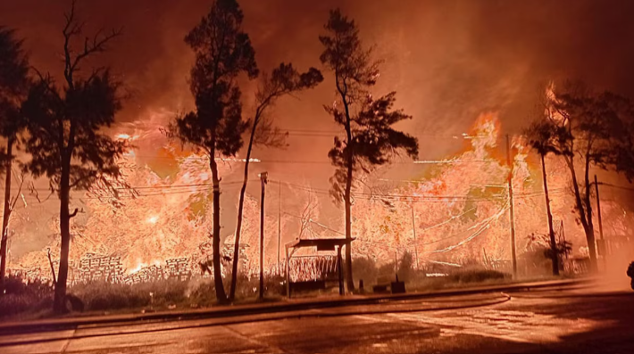 FUERTE INCENDIO EN ESTEBAN ECHEVERRÍA