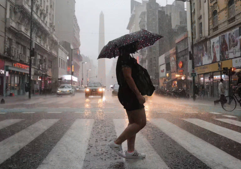 CONTINÚA EL FRÍO INTENSO Y SE ANUNCIAN LLUVIAS EN EL AMBA