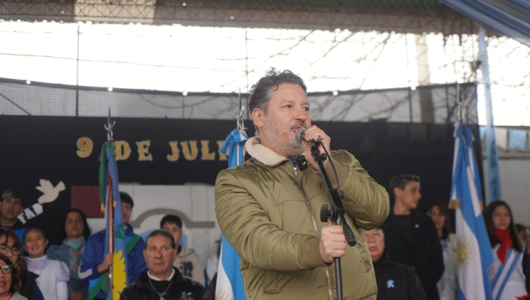 MENÉNDEZ PIDIÓ UNIÓN EN EL 9 DE JULIO
