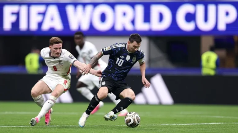 Argentina remonta y es finalista mundial